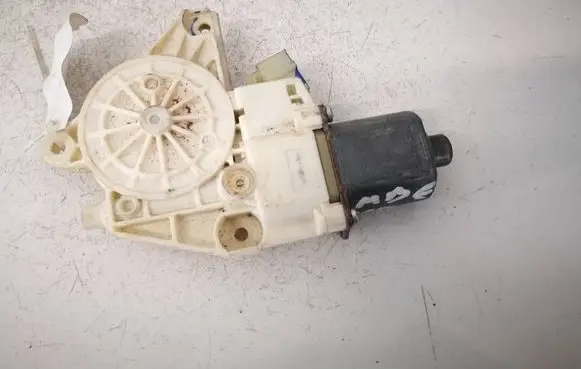 Mercedes-Benz E W212 Rear door window regulator motor A2048200542