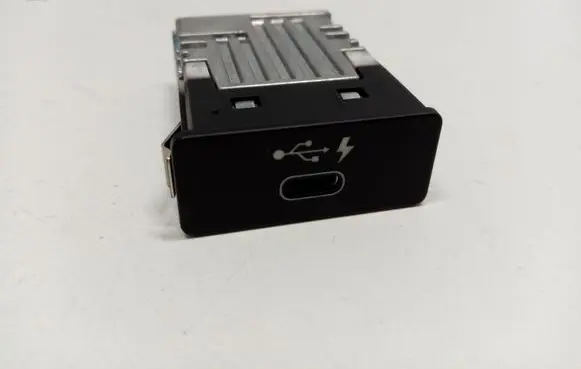 BMW X3 G01 USB socket connector 8711939 84108711939