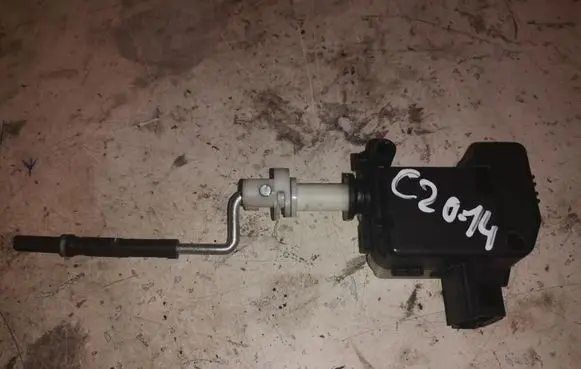 Volvo S40 Fuel tank cap lock 