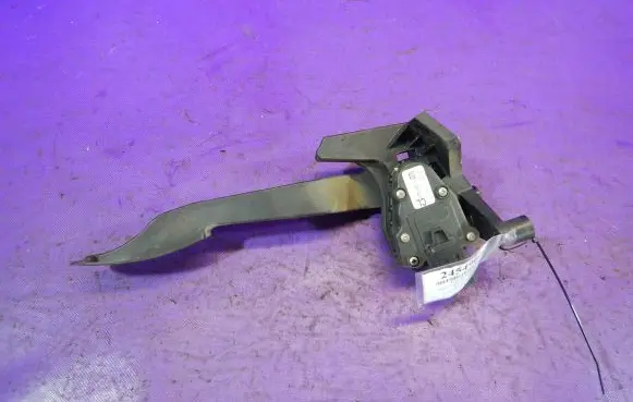 Opel Combo C Accelerator throttle pedal 9129423CL