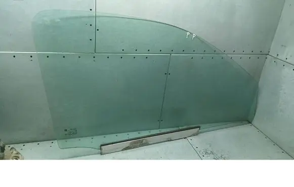 Opel Corsa B Front door window glass four-door 