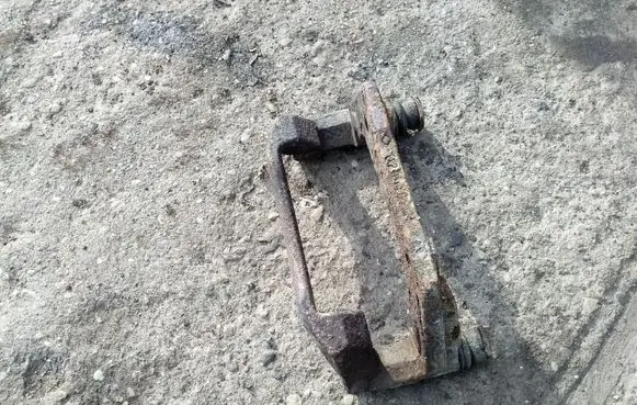 Ford Focus C-MAX Front Brake Caliper Pad/Carrier 