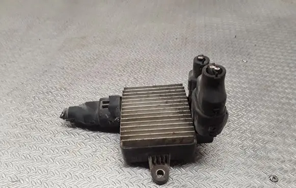 Hyundai Sonata Fan control module 253853K210