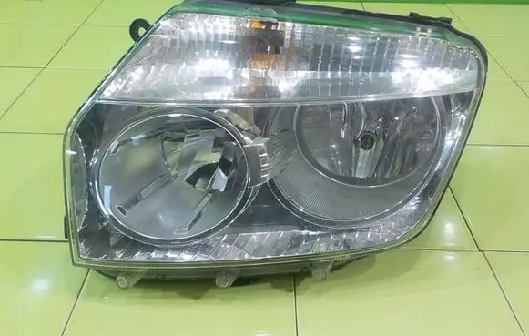 Dacia Duster Headlight/headlamp PRZOD