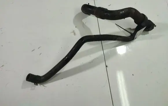 Volkswagen PASSAT B5 Engine coolant pipe/hose 