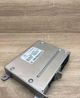Mercedes-Benz E W211 Bluetooth control unit module A2118705526 UH06MM01CB