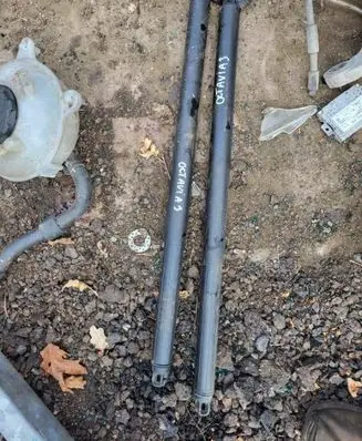 Skoda Octavia Mk3 (5E) Tailgate strut brak
