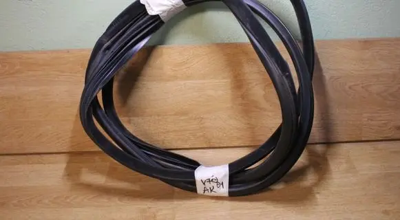 Volvo V70 Rear door rubber seal (on body) 