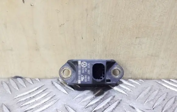 Volkswagen PASSAT CC Acceleration sensor 3C0907651