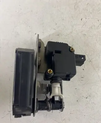 Land Rover Range Rover L322 Tailgate lock latch 51247016050 51247016048