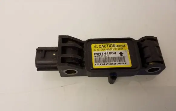 Mitsubishi Grandis Airbag deployment crash/impact sensor MN141004