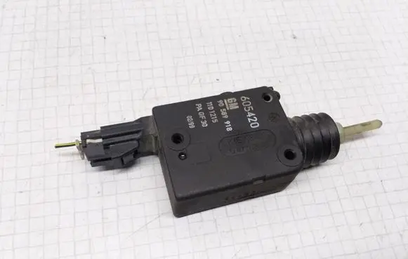 Opel Astra G Central locking motor 90589918 1101215