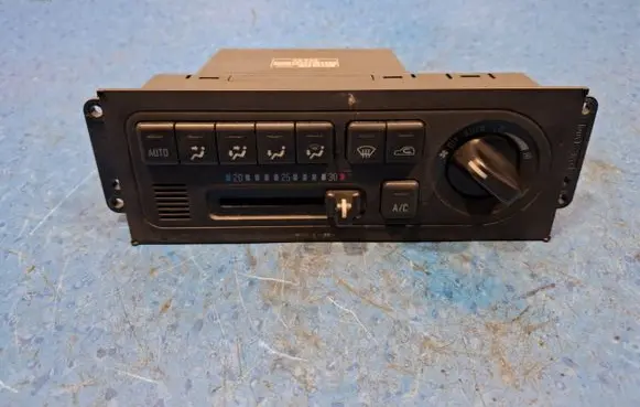 Isuzu Trooper Tailgate/trunk/boot open switch 8972226210