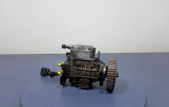 Seat Leon (1M) Fuel injection high pressure pump 038130107D