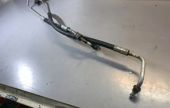 Power steering hose/pipe/line