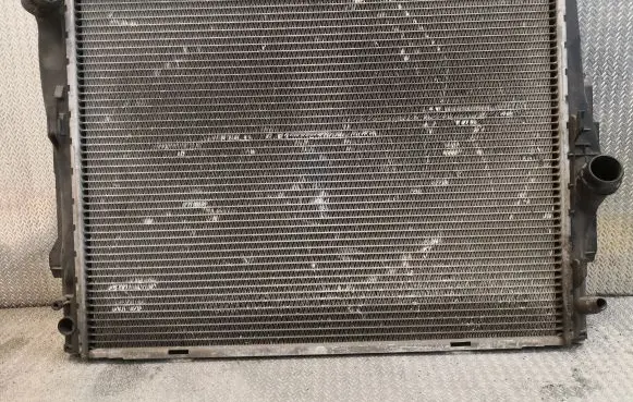 BMW 3 E90 E91 Coolant radiator 7521931