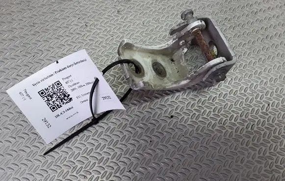Peugeot 407 Front door upper hinge