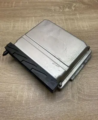 Volvo S60 Engine control unit/module ECU 30637733A 0281011078