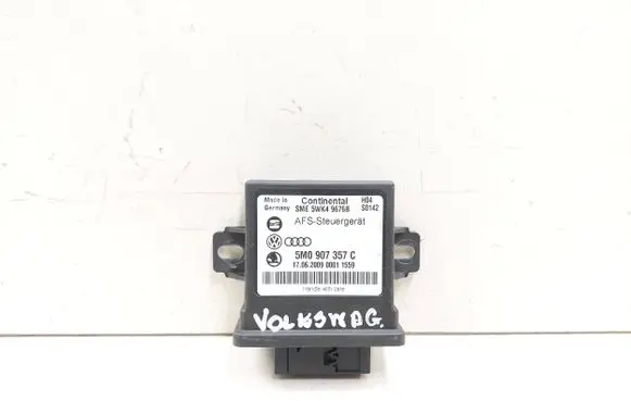 Volkswagen PASSAT B6 Light module LCM 5WK49676B 5M0907357C