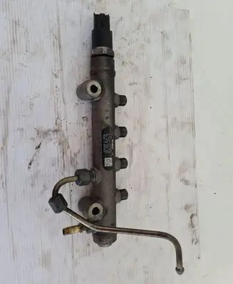 Peugeot 206 Fuel main line pipe 9641509480 0445214028