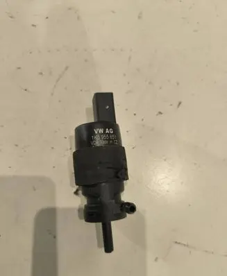 Audi A6 S6 C6 4F Windscreen/windshield washer pump 1K5955651