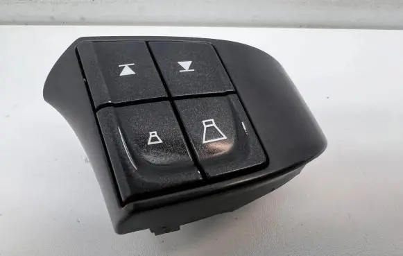 Volvo V50 Multifunctional control switch/knob 8637491 04W131 758588