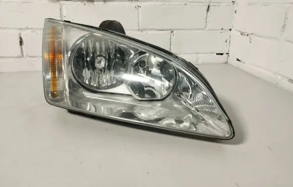 Ford Focus Headlight/headlamp 4M5113K060AA VP4M5X13K060AA