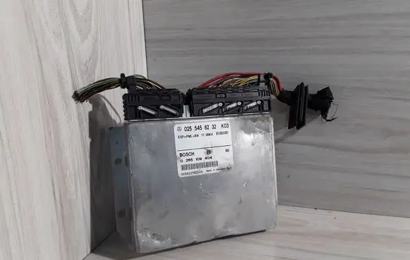 Mercedes-Benz E W210 Brake system control unit/module 0265109404 0255456232