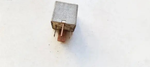 Volkswagen Golf III Other relay 191937503 22204007