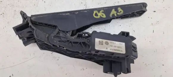 Audi A3 S3 A3 Sportback 8P Accelerator throttle pedal 1K1721503L 6PV00860000