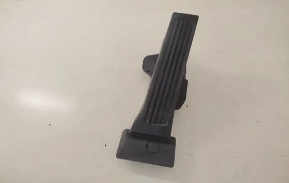 Hyundai Tucson TL Accelerator throttle pedal