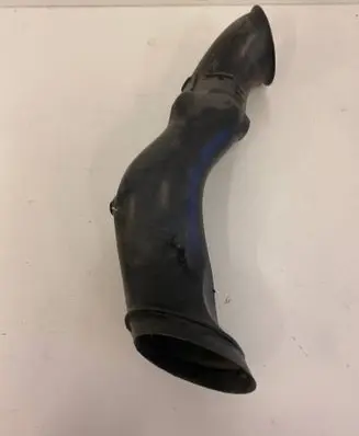 Volkswagen Touareg II Air intake duct part 7P6129609A