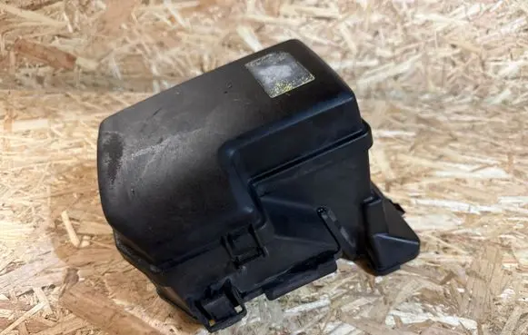 Volvo S60 Fuse box cover 8645259