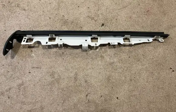 BMW M4 F82 F83 Rubber seal rear door window/glass 7280296