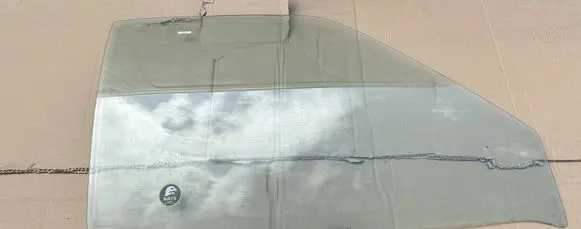 Nissan King Cab, Navara Front door window glass four-door 803002S403