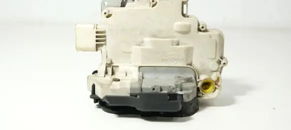 Audi A6 S6 C6 4F Front door lock 4F1837015