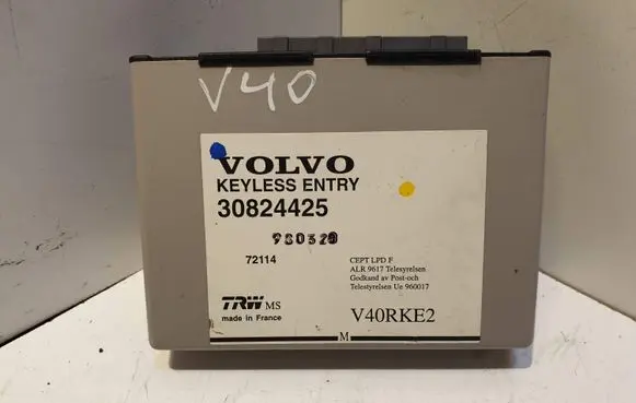 Volvo S40, V40 Door central lock control unit/module 30824425