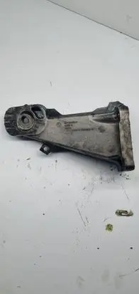BMW 5 E60 E61 Engine mounting bracket 6763218 592801