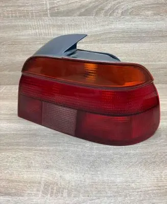 Tailgate rear/tail lights
