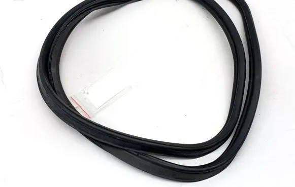 Volvo S90, V90 Rubber seal front door (on door) 31371605