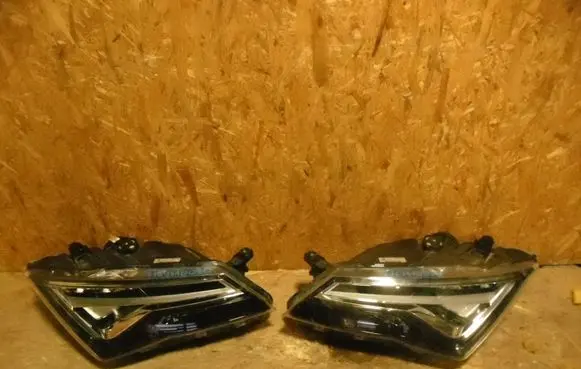 Seat Ateca Headlights/headlamps set 576941007D