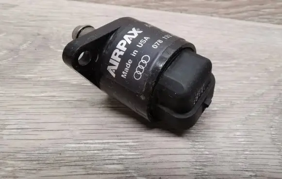 Audi 100 S4 C4 Idle control valve (regulator) 078133455