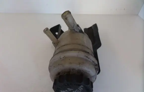 KIA Sorento Power steering fluid tank/reservoir