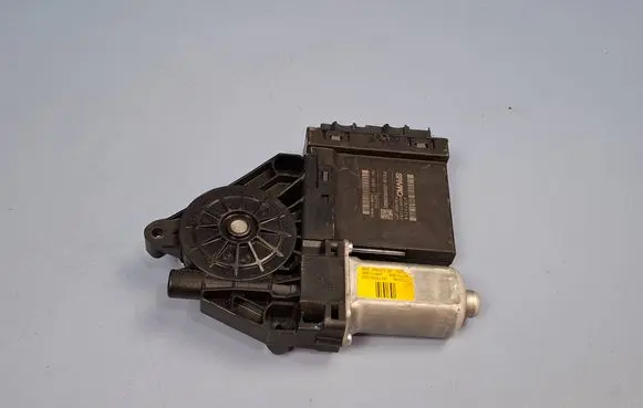 Volvo XC90 Front door window regulator motor 31674758 927588103