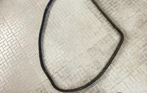 Mercedes-Benz E W212 Rear door rubber seal (on body) 