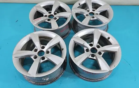 R16 alloy rim
