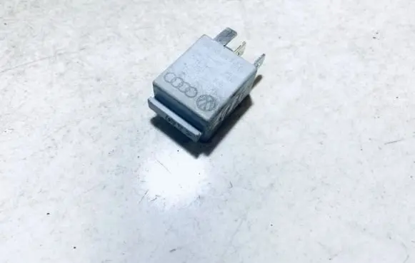 Volkswagen Golf V Other relay 1k0951253 0332011100