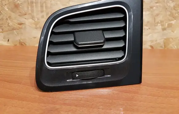 Volkswagen Golf VII Dashboard air vent grill cover trim 5G1819709B 5G1819247B