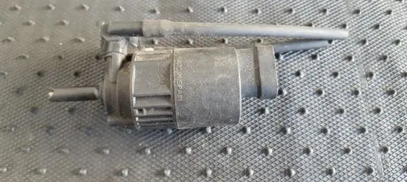 Renault Laguna I Windscreen/windshield washer pump 7700821782