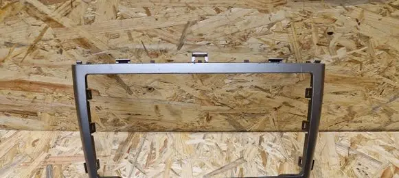 Radio/GPS head unit trim